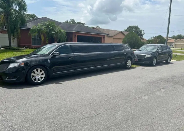 2015 Lincoln MKT Limousine