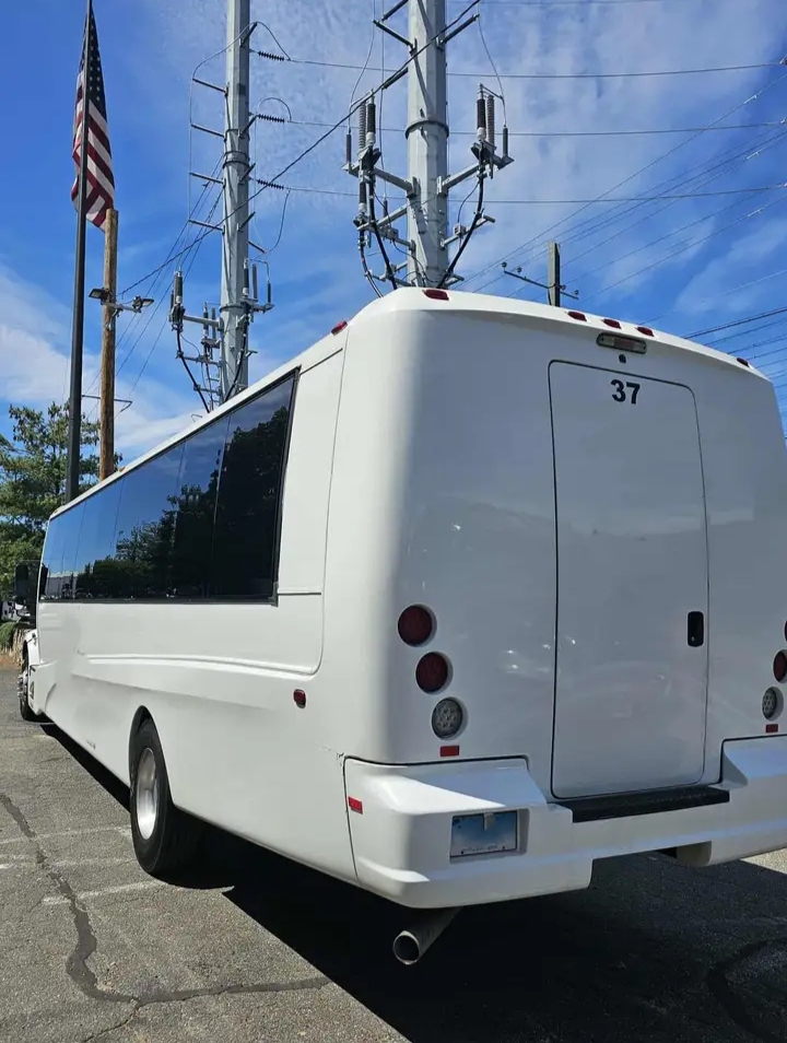 2016 Freightliner Shuttle Bus