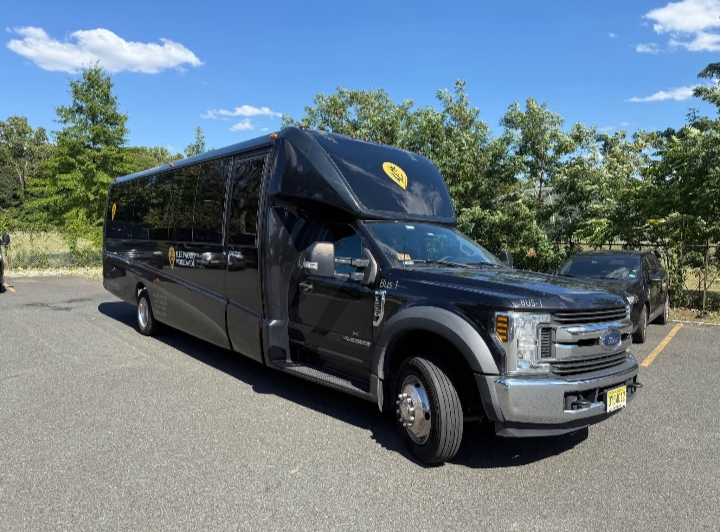 2019 Ford F-550 Shuttle Bus