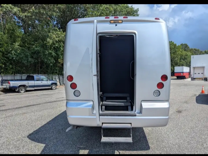 2019 Freightliner M2 Shuttle Bus