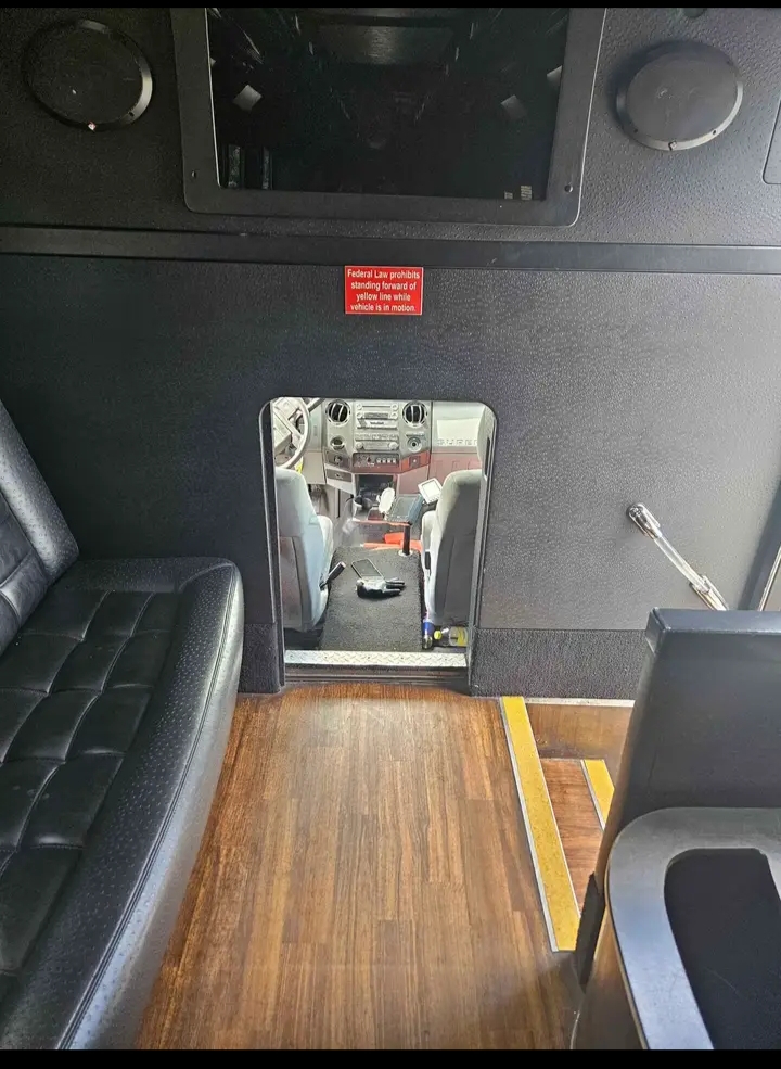 2013 Ford F-550 Limo Bus