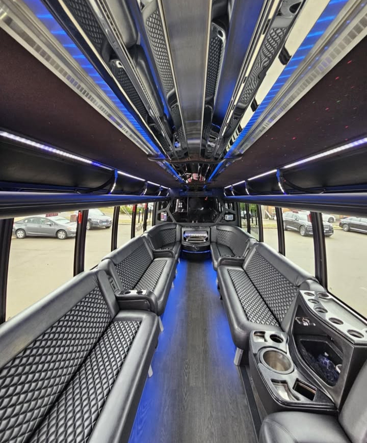 2016 Ford F-550 Limo Bus