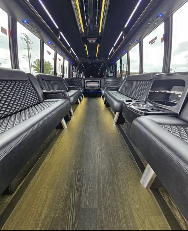 2016 Ford F-550 Limo Bus