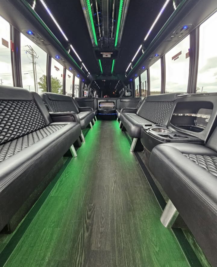2016 Ford F-550 Limo Bus