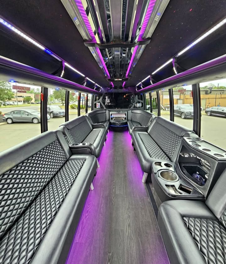 2016 Ford F-550 Limo Bus
