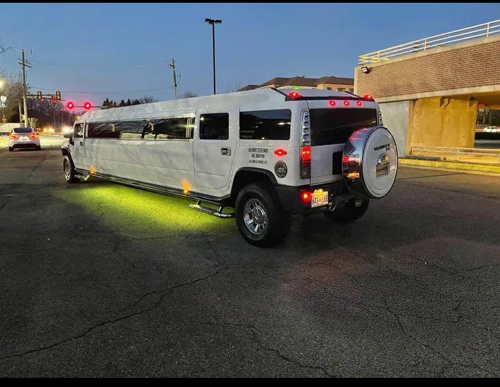 2006 Hummer H2 Limousine