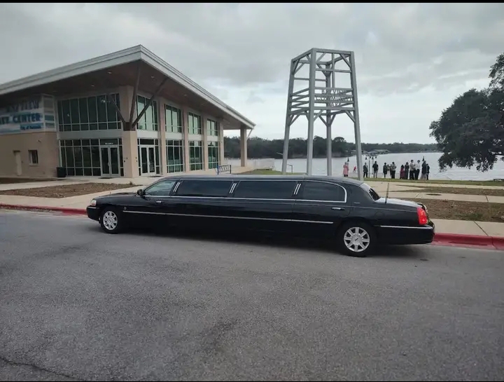 2007 Lincoln Town Car Limousine