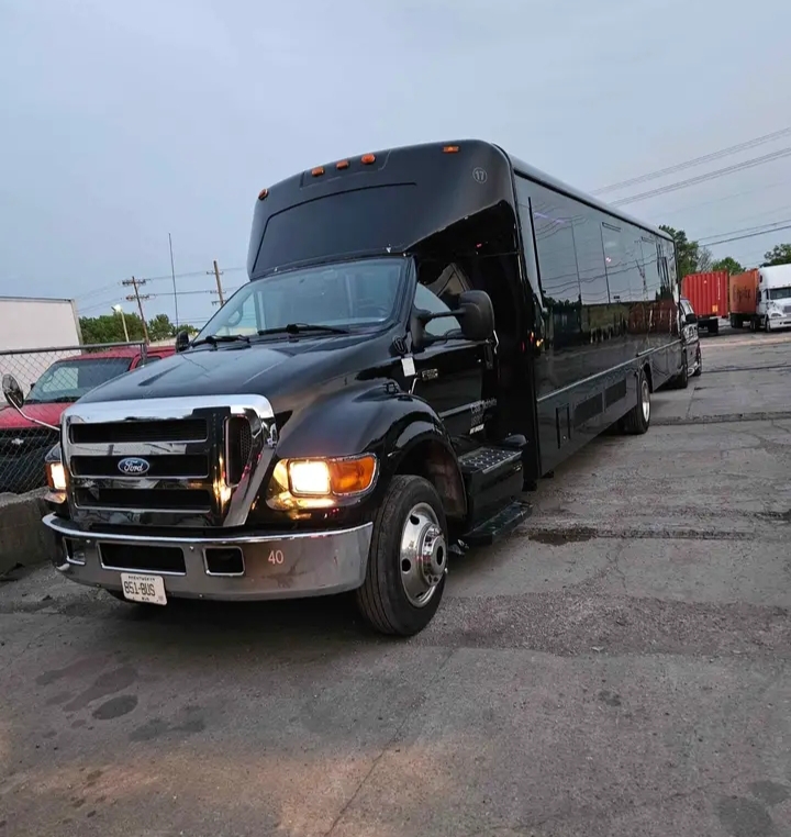 2007 Ford F-550 Shuttle Bus