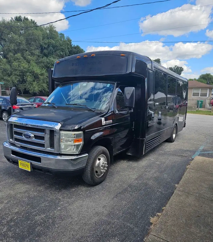2007 Ford E-450 Party Bus