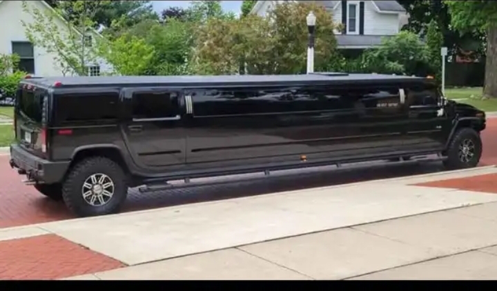 2006 Hummer H2 Limousine