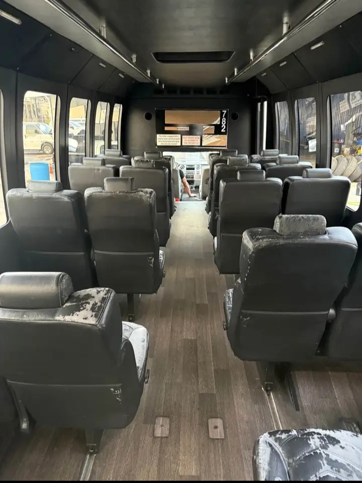 2013 Ford F-550 Shuttle Bus