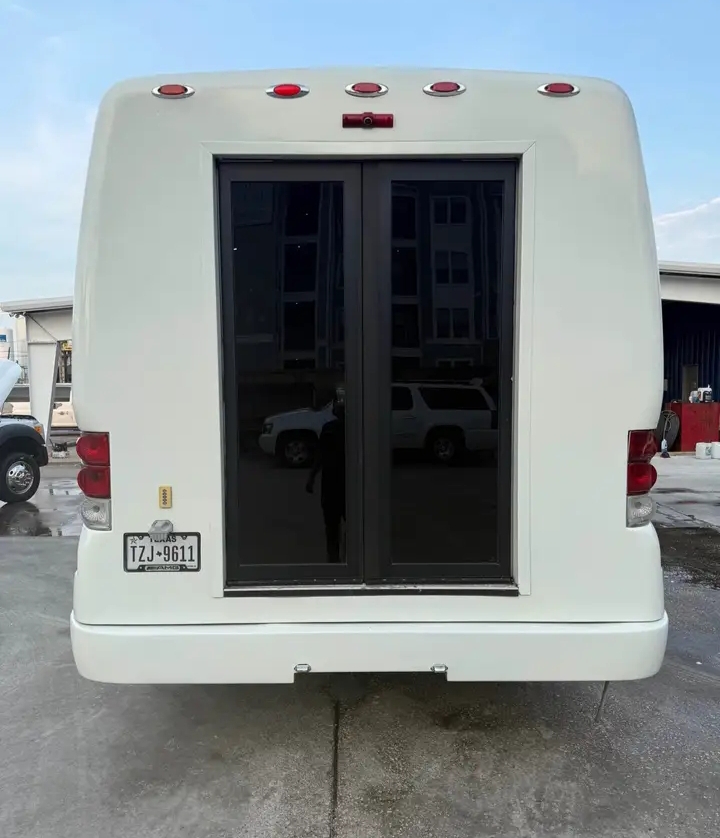 2013 Ford F-550 Shuttle Bus