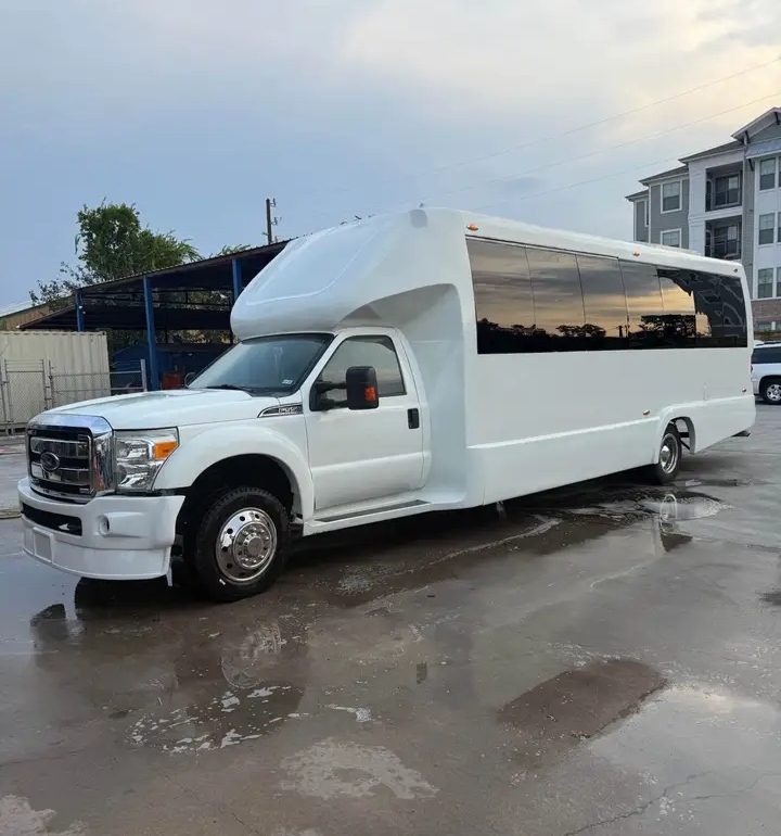 2013 Ford F-550 Shuttle Bus