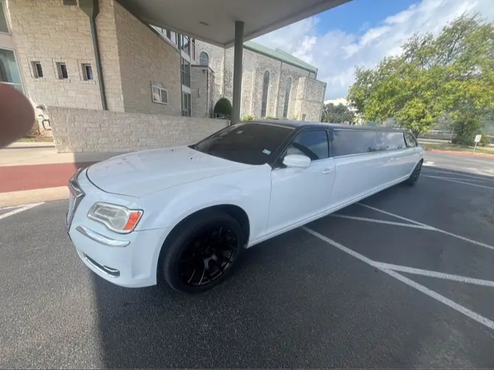 2012 Chrysler 300 Limousine