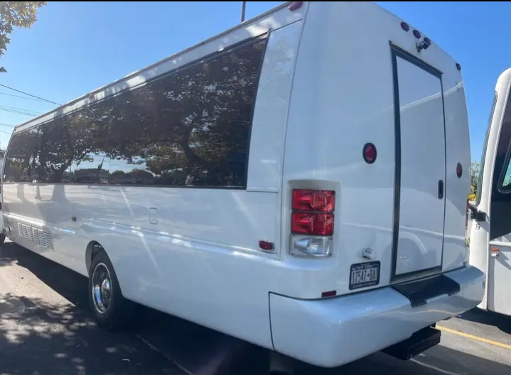 2012 International Durastar Limo Bus