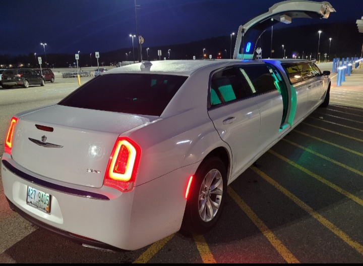 2016 Chrysler 300 Limousine