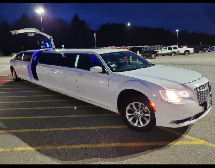2016 Chrysler 300 Limousine