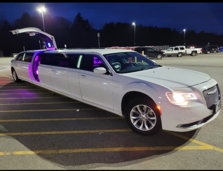 2016 Chrysler 300 Limousine
