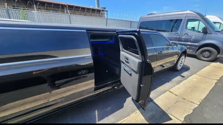 2022 Chrysler 300 Limousine