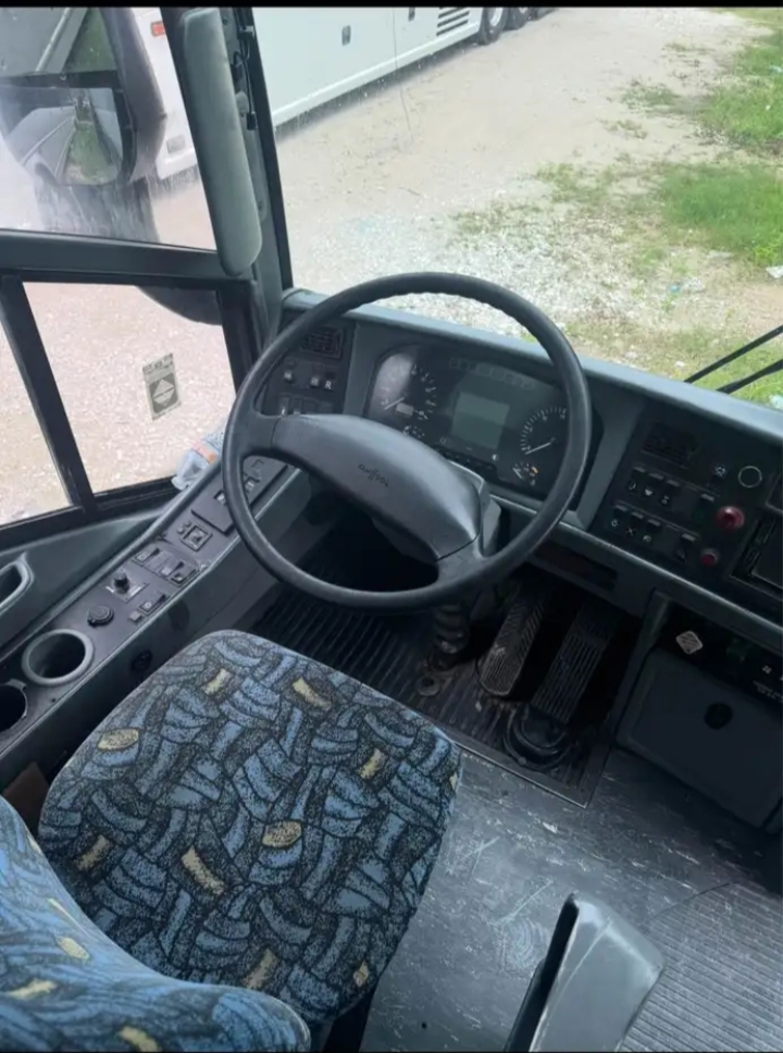 2005 VanHool C2045 Motorcoach