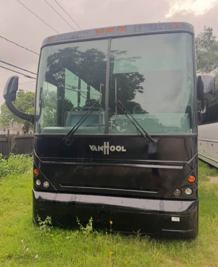 2005 VanHool C2045 Motorcoach