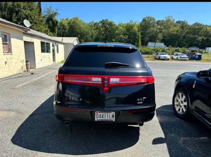 2013 Lincoln MKT Limousine