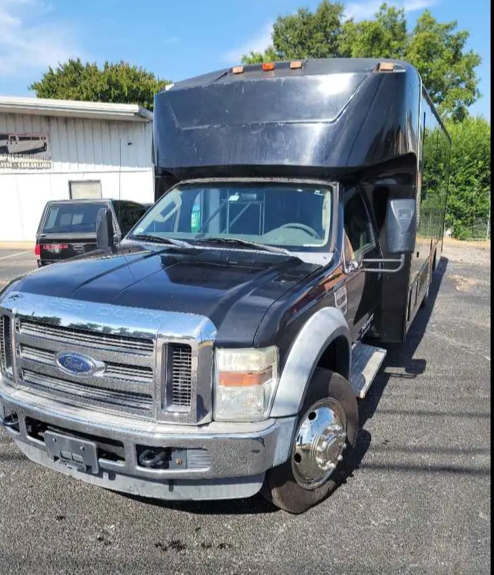 2010 Ford F-550 Limo Bus
