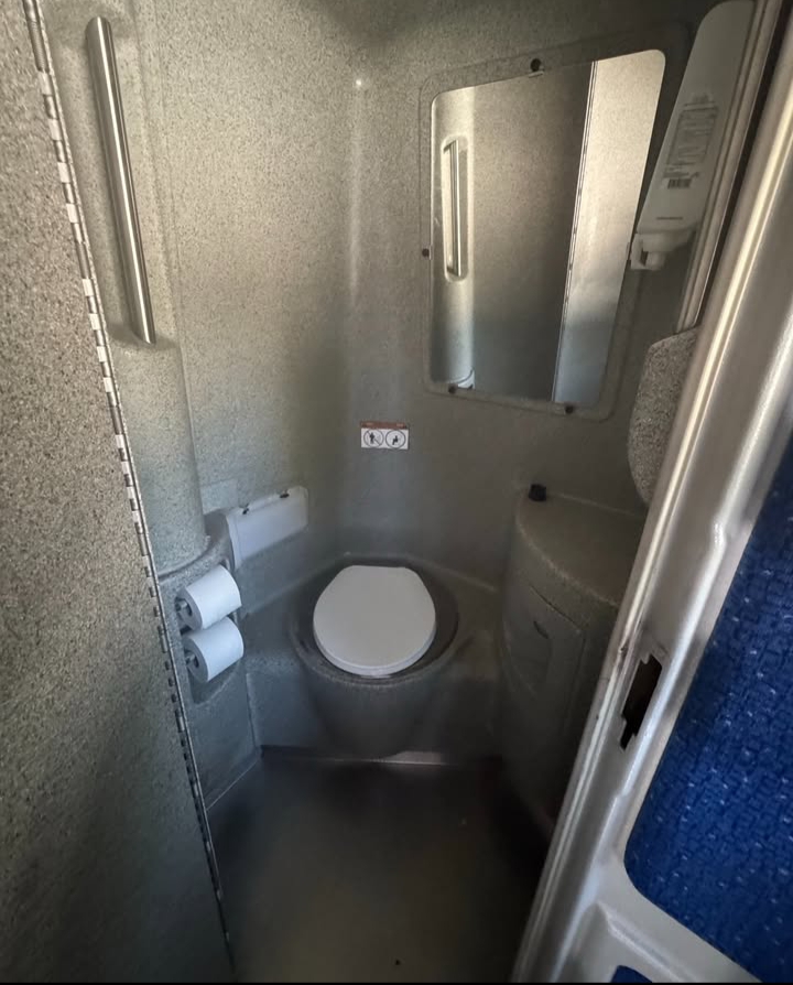 2016 MCI J4500 Motorcoach