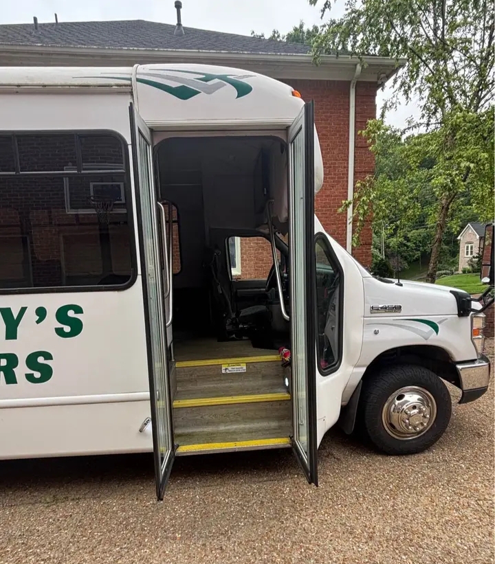 2017 Ford E-450 Shuttle Bus