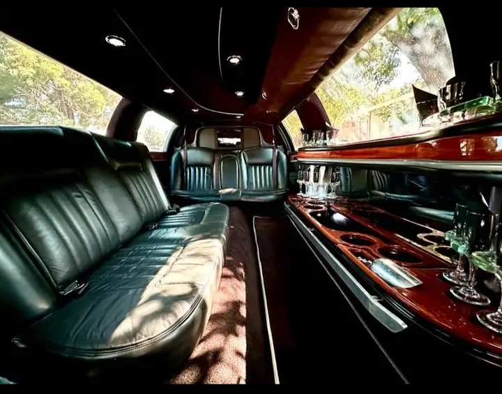 2010 Lincoln Town Car Limousine