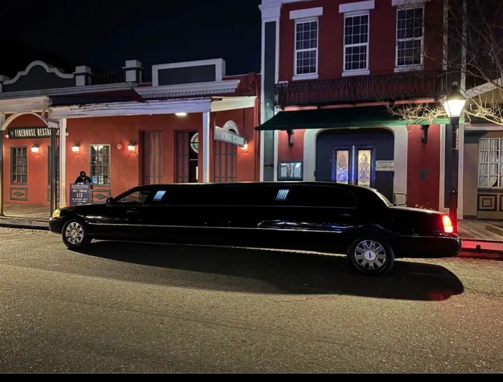 2010 Lincoln Town Car Limousine
