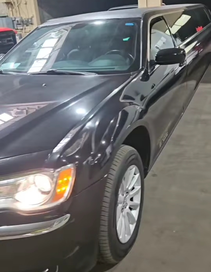 2013 Chrysler 300 Limousine