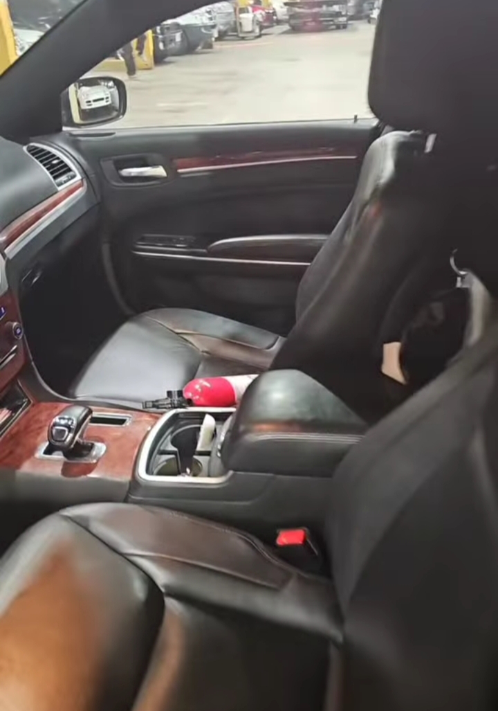 2013 Chrysler 300 Limousine