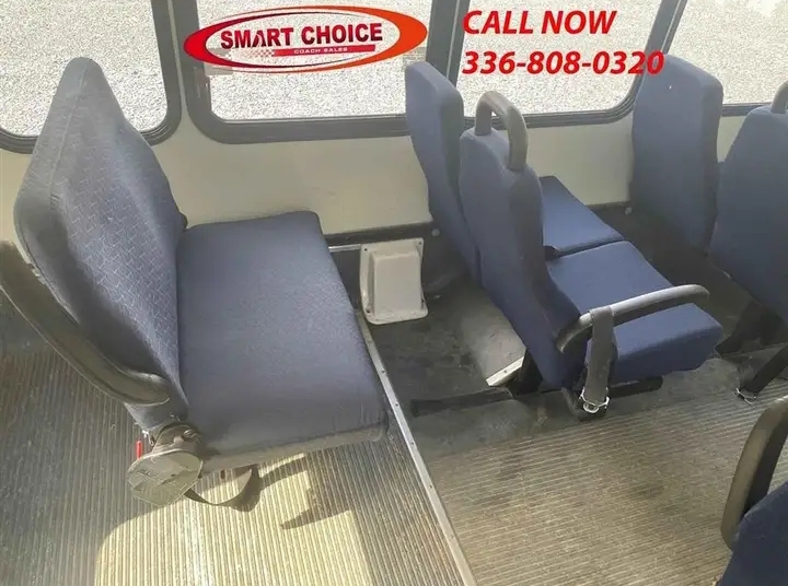 2011 Ford E-450 Shuttle Bus