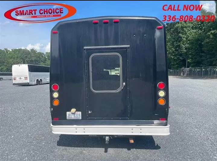 2011 Ford E-450 Shuttle Bus