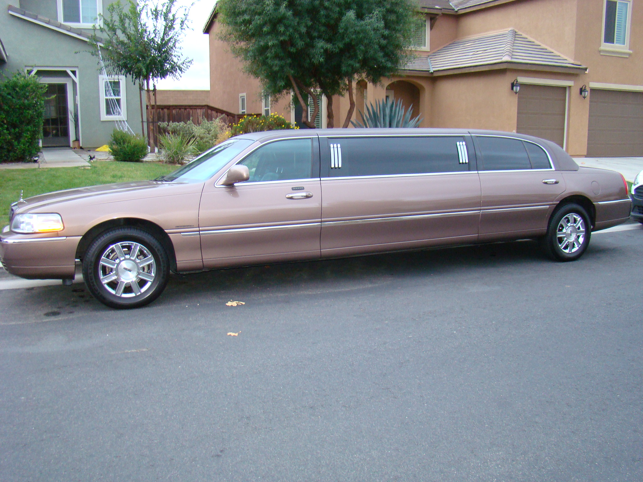 Lincoln Town Car 2011