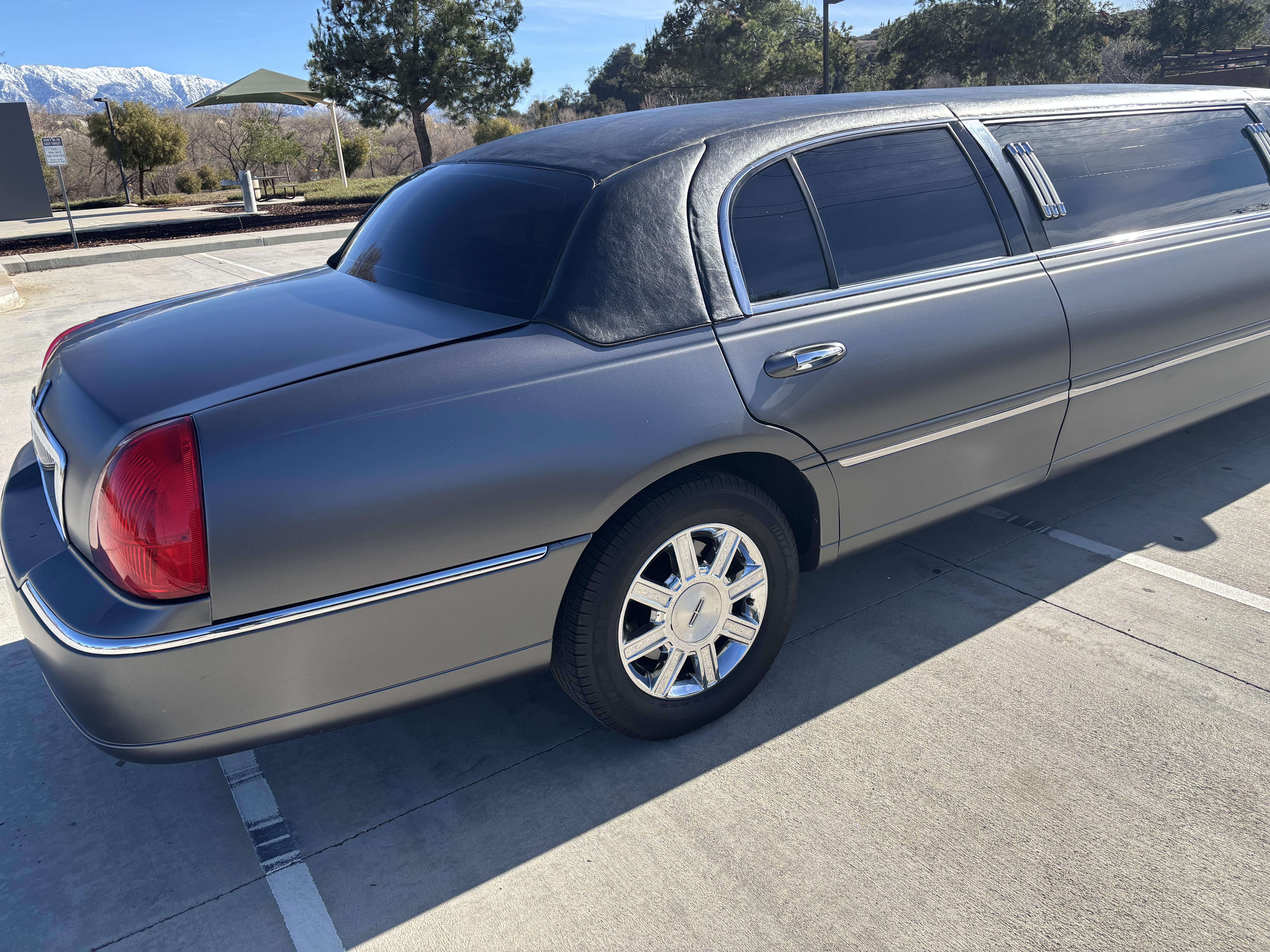 Lincoln Town Car 2011