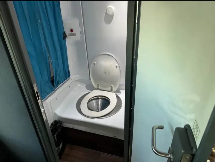 2016 Van Hool CX35 Motorcoach