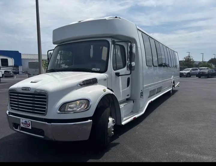 2011 Freightliner M2 Shuttle Bus