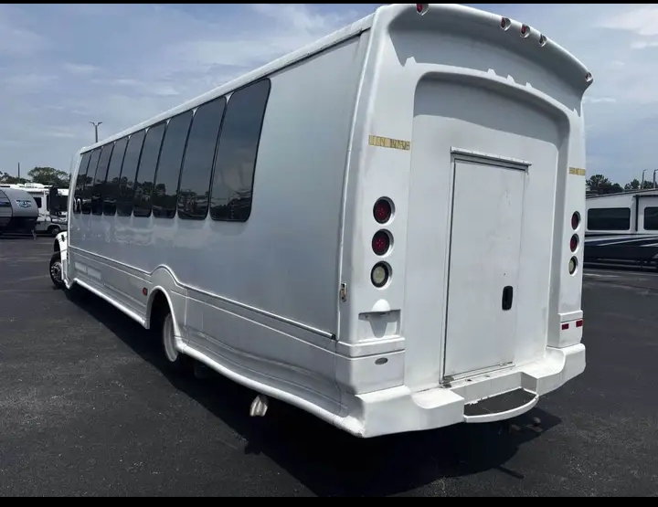 2011 Freightliner M2 Shuttle Bus