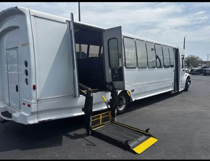 2011 Freightliner M2 Shuttle Bus