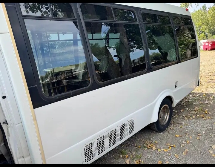 2009 Ford E-450 Shuttle Bus