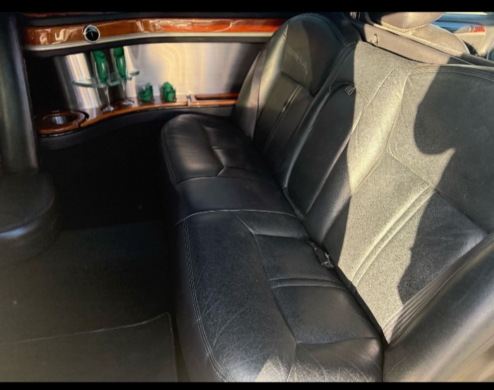 2011 Lincoln Town Car Limousine