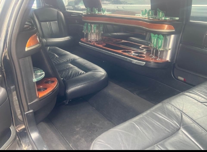 2011 Lincoln Town Car Limousine
