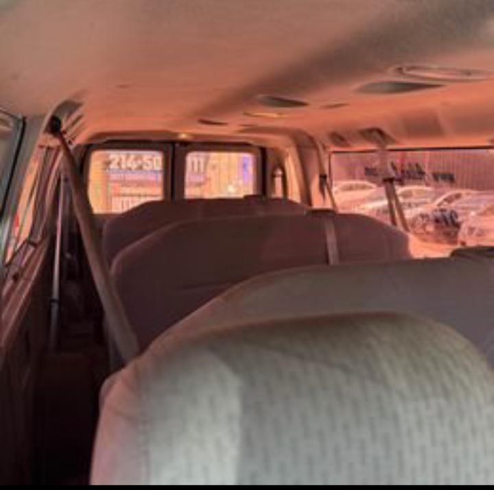 2010 Ford E-350 Shuttle Bus