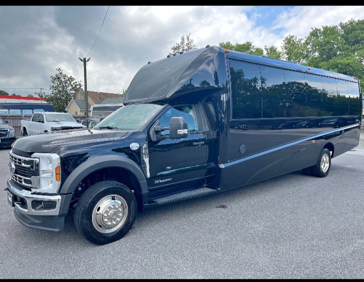 2025 Ford F-600 Shuttle Bus