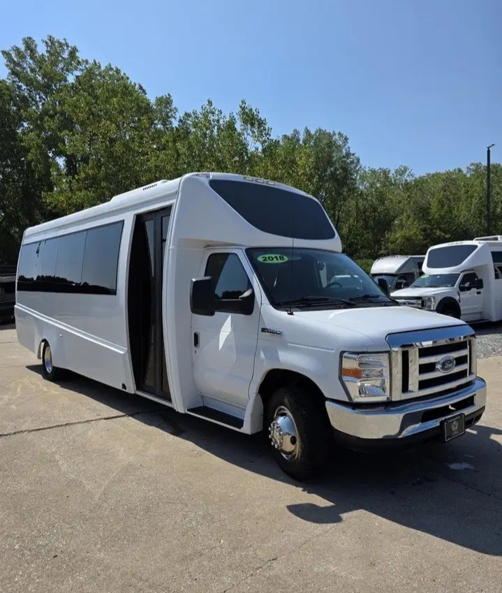 2018 Ford E-450 Shuttle Bus