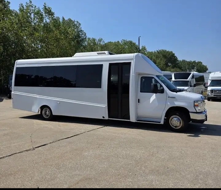 2018 Ford E-450 Shuttle Bus