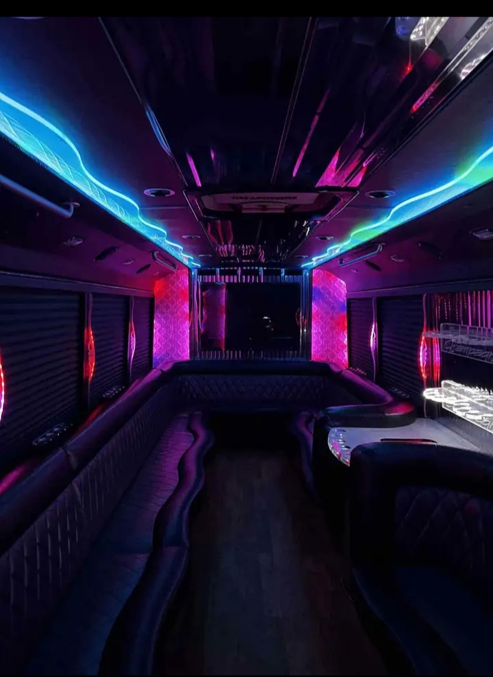 2009 GMC C5500 Party Bus