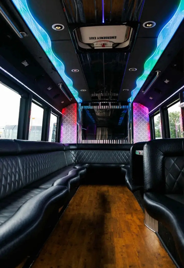 2009 GMC C5500 Party Bus